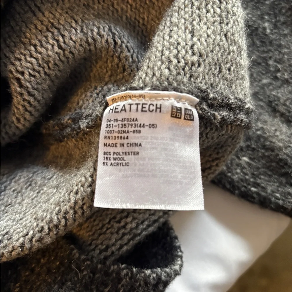 Uniqlo classic crewneck